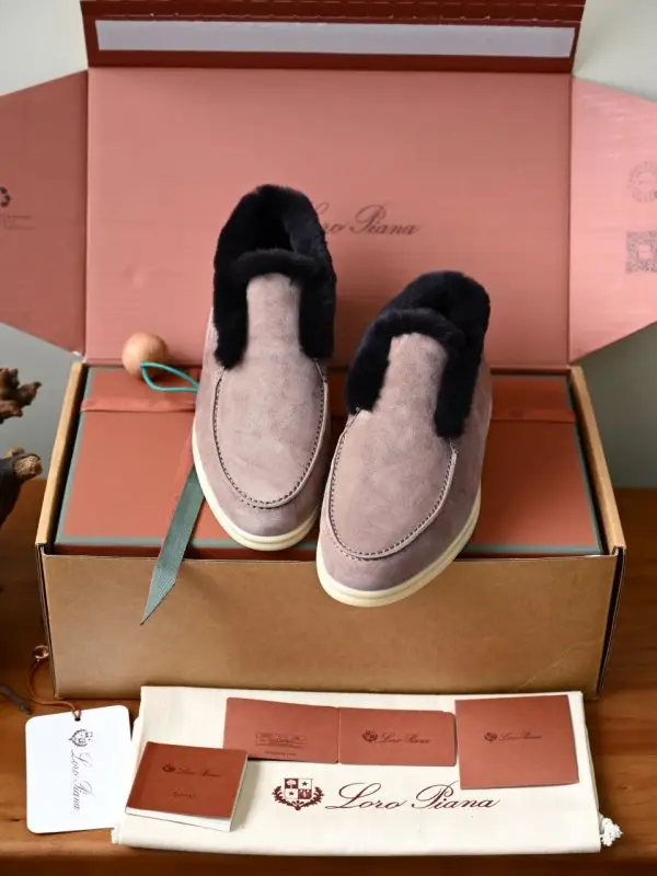 Loro Piana — Лоферы женские на меху