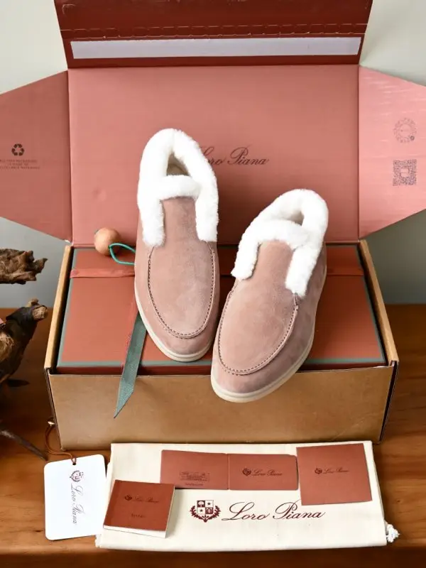 Loro Piana — Лоферы женские на меху