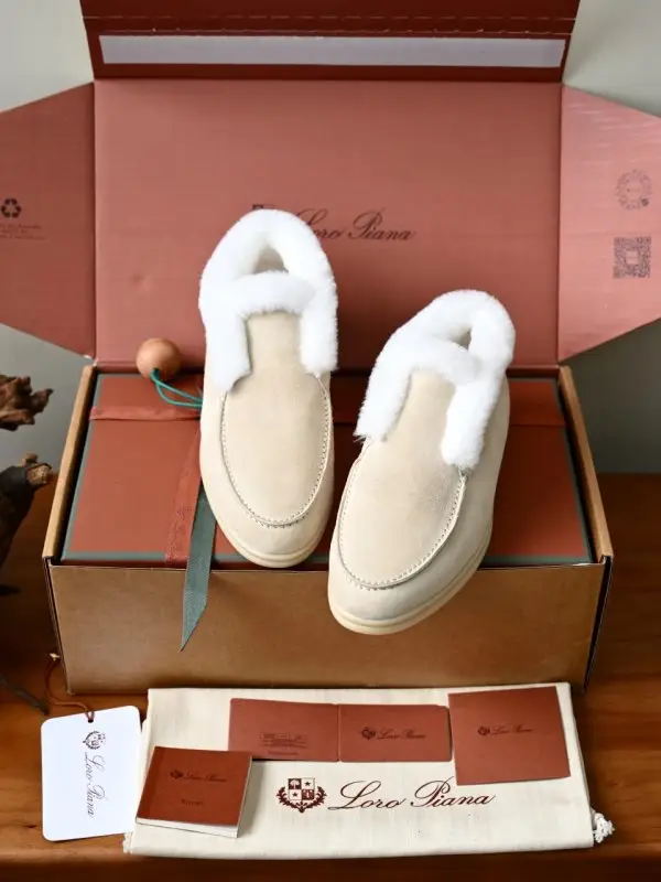 Loro Piana — Лоферы женские на меху