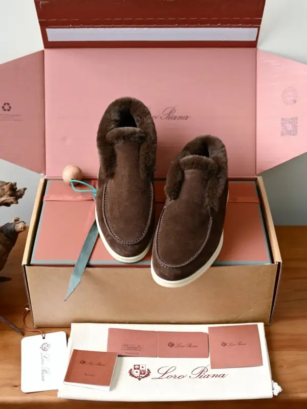 Loro Piana — Лоферы жіночі на хутрі
