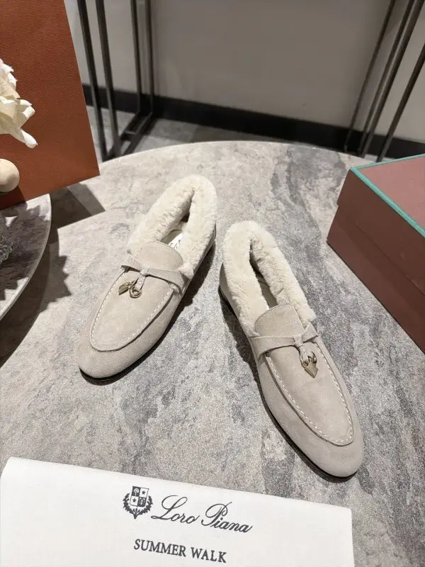Loro Piana Лоферы женские на меху — Фото 2