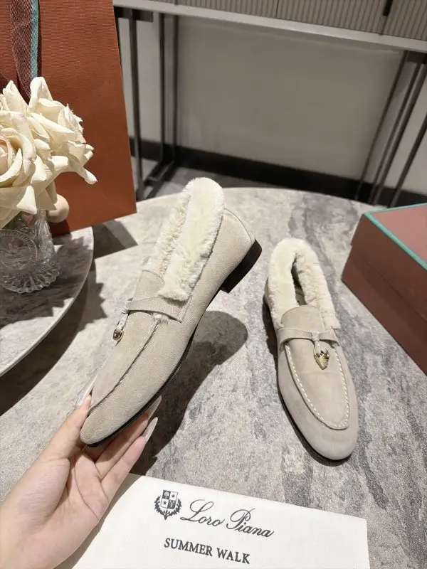 Loro Piana Лоферы женские на меху — Фото 3