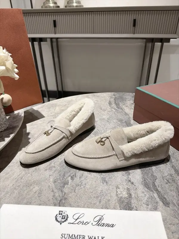 Loro Piana Лоферы женские на меху — Фото 4