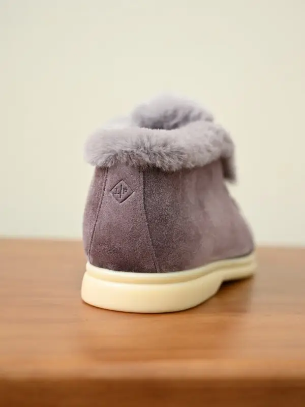 Loro Piana Лоферы women's on fur — Photo 5