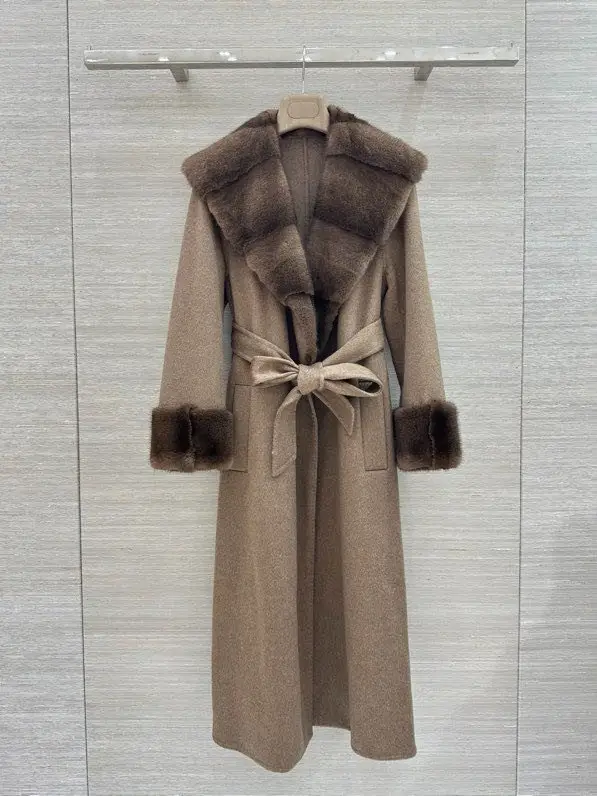 Loro Piana — Long coat of cashmere and норковым fur