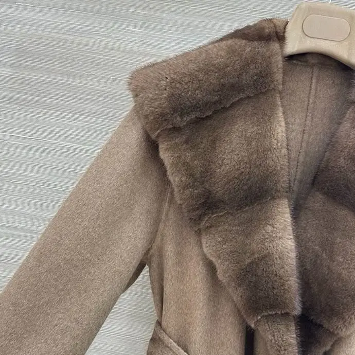 Loro Piana Long coat of cashmere and норковым fur — Photo 3