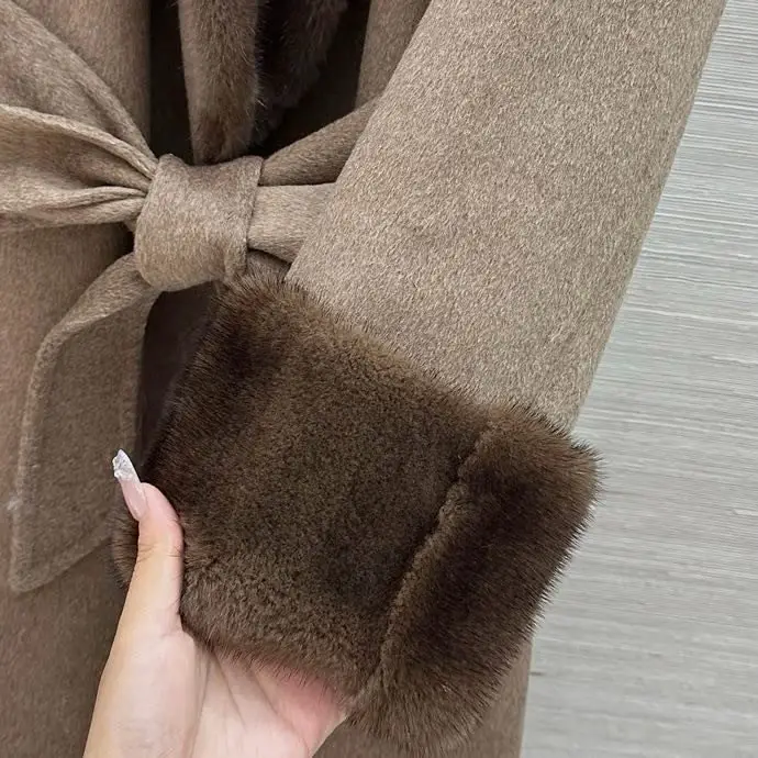 Loro Piana Long coat of cashmere and норковым fur — Photo 4