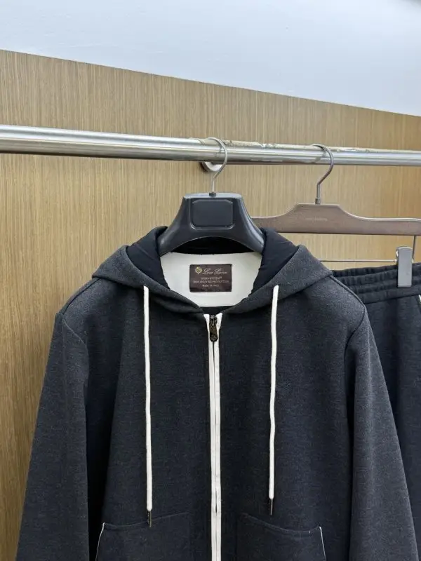 Loro Piana Male sports costume — Photo 2