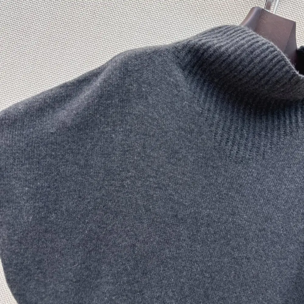 Loro Piana Светр жіночий — Фото 4