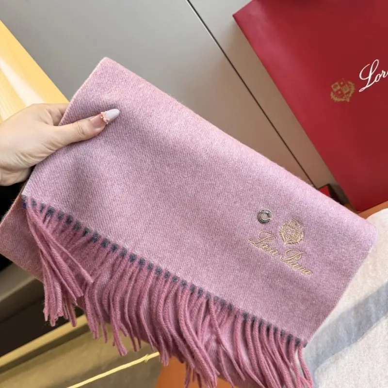 Loro Piana — Scarf female of cashmere 35х190 cm