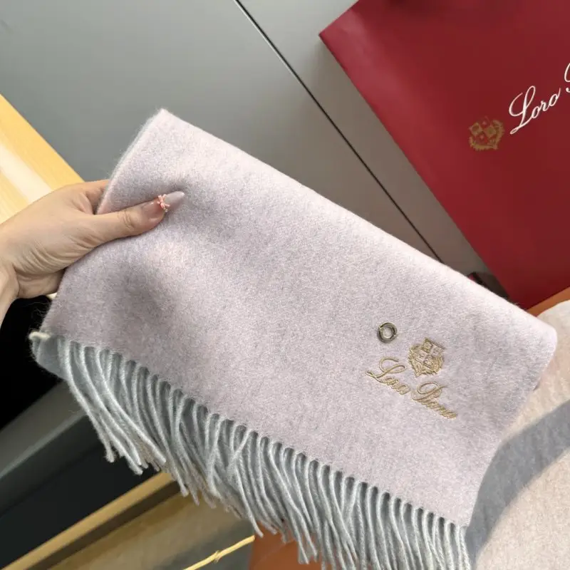 Loro Piana — Scarf female of cashmere 35х190 cm