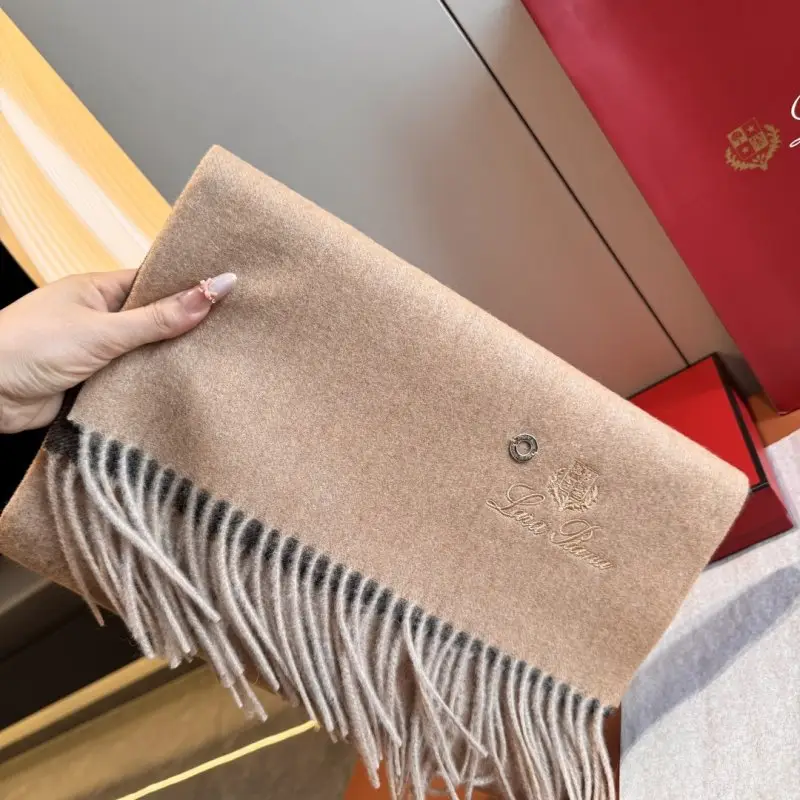 Loro Piana — Scarf female of cashmere 35х190 cm