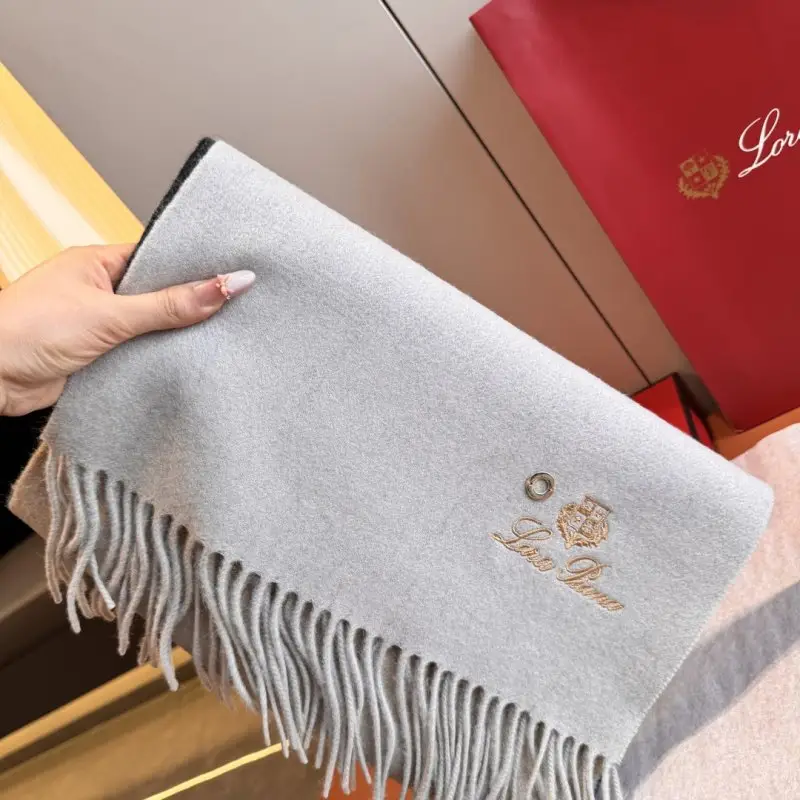 Loro Piana — Scarf female of cashmere 35х190 cm