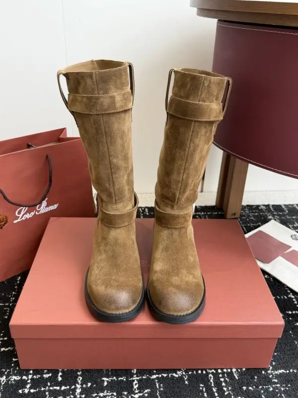 Loro Piana — Замшеві жіночі чоботи Bullet Boot