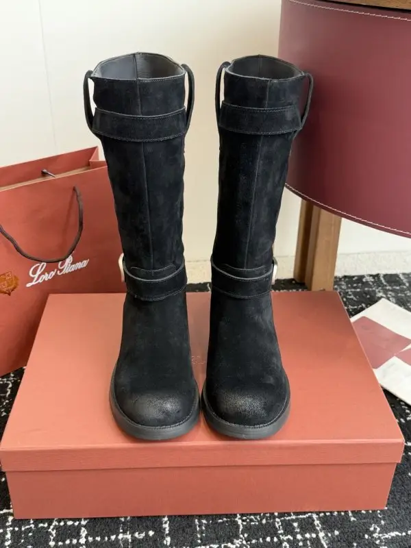 Loro Piana — Замшеві жіночі чоботи Bullet Boot