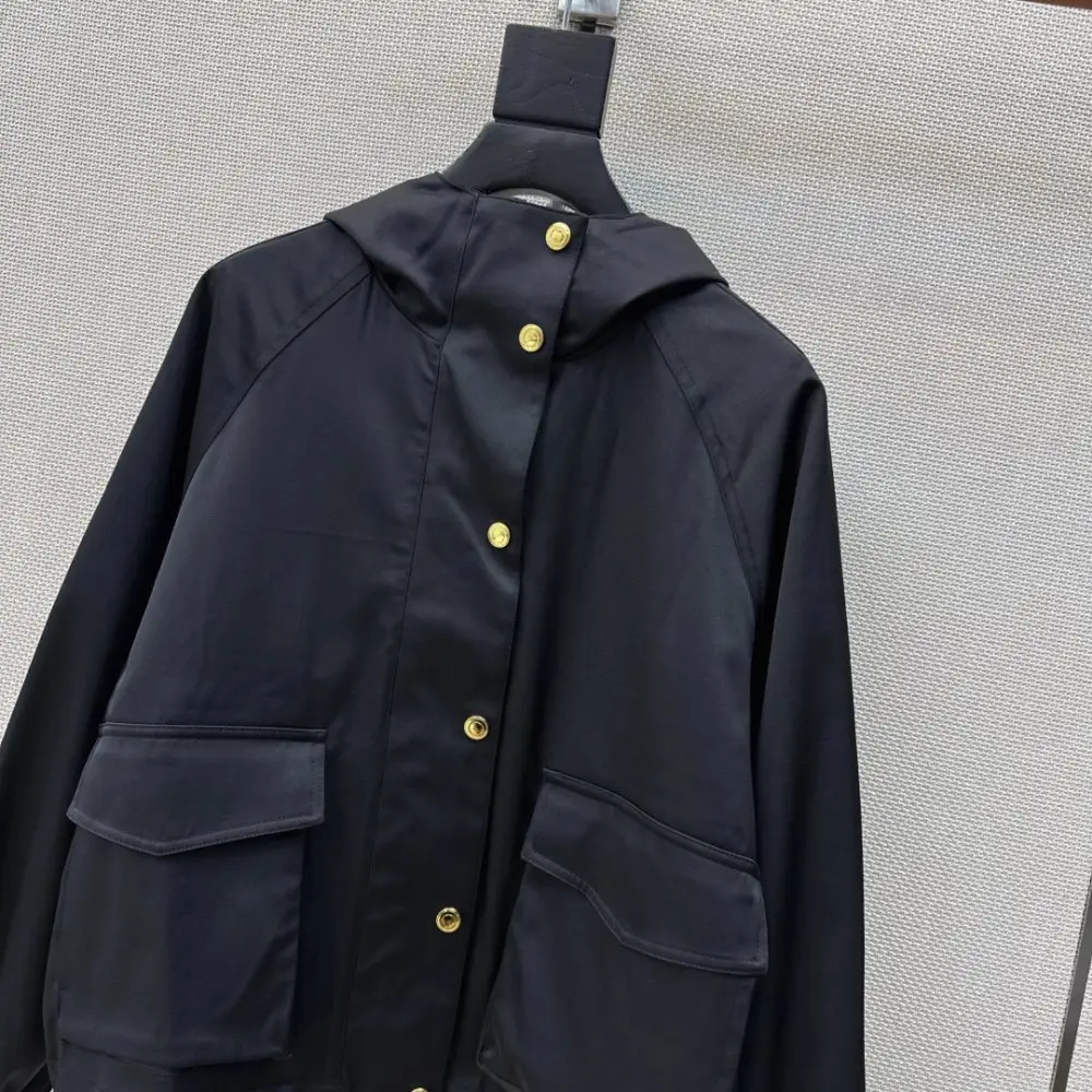 Loro Piana Trench from hood — Photo 2