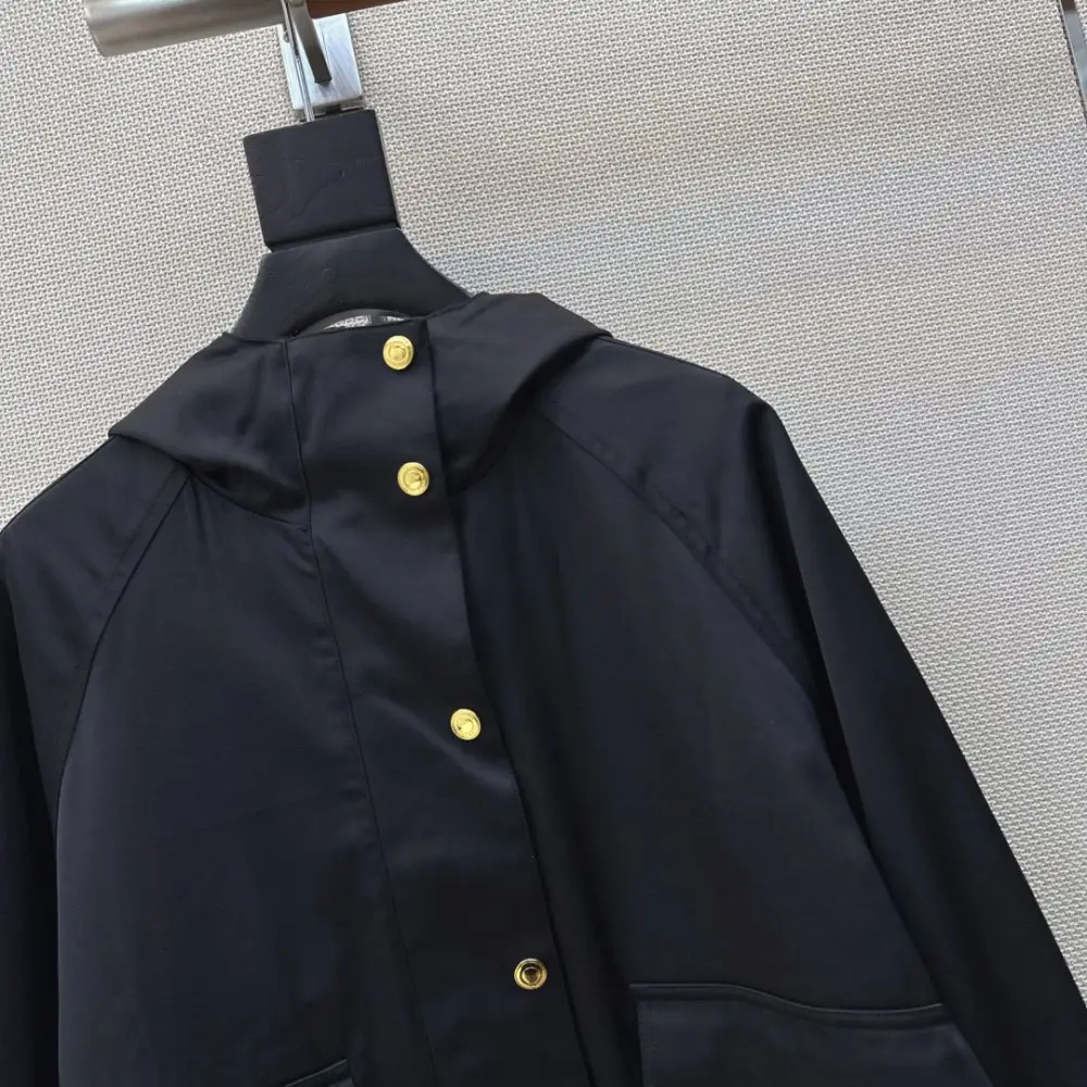 Loro Piana Trench from hood — Photo 3