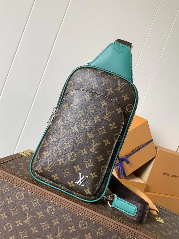 Louis Vuitton — Сумка через плече Avenue