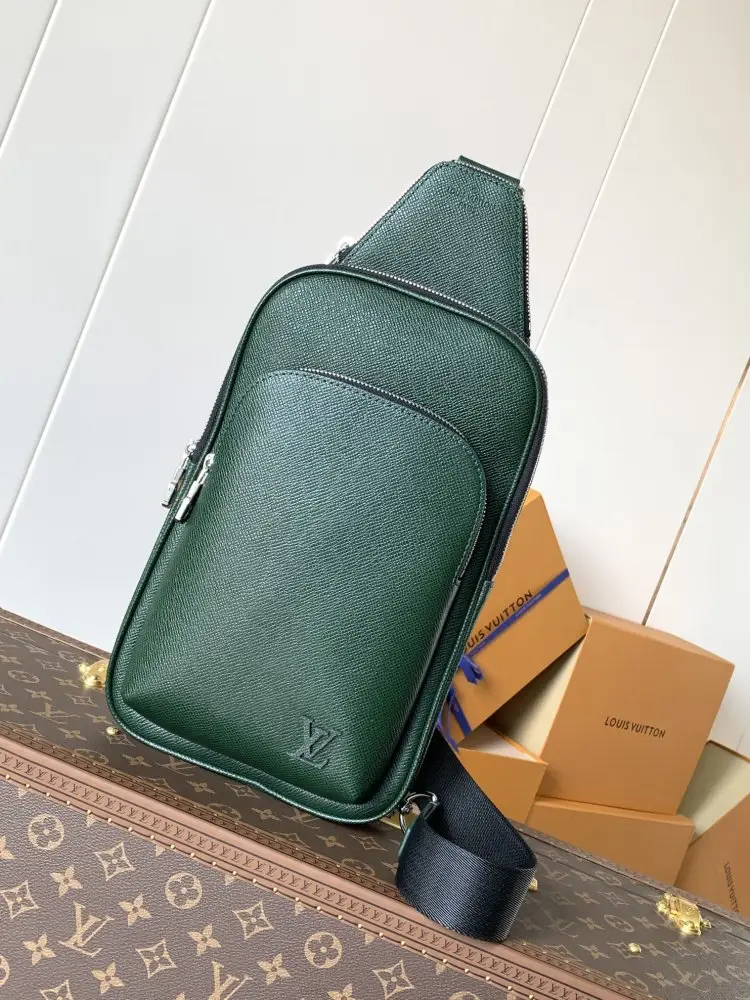 Louis Vuitton — Сумка через плече Avenue