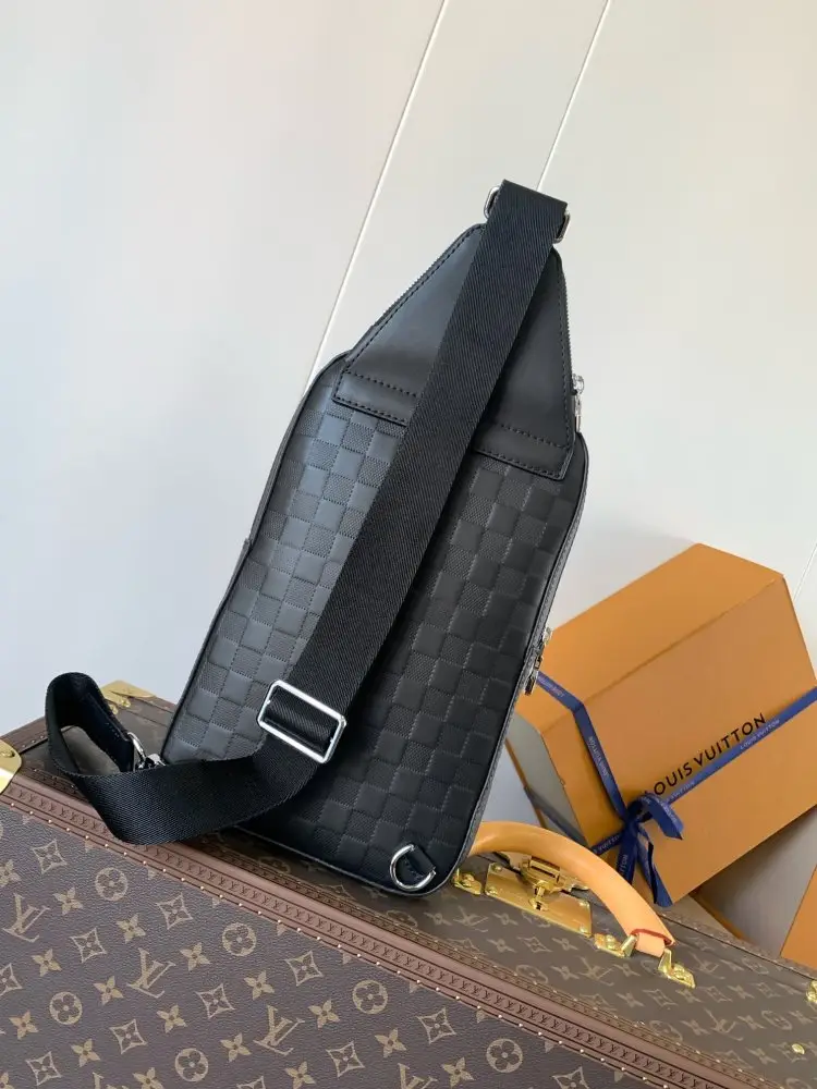Louis Vuitton Сумка через плечо Avenue — Фото 3