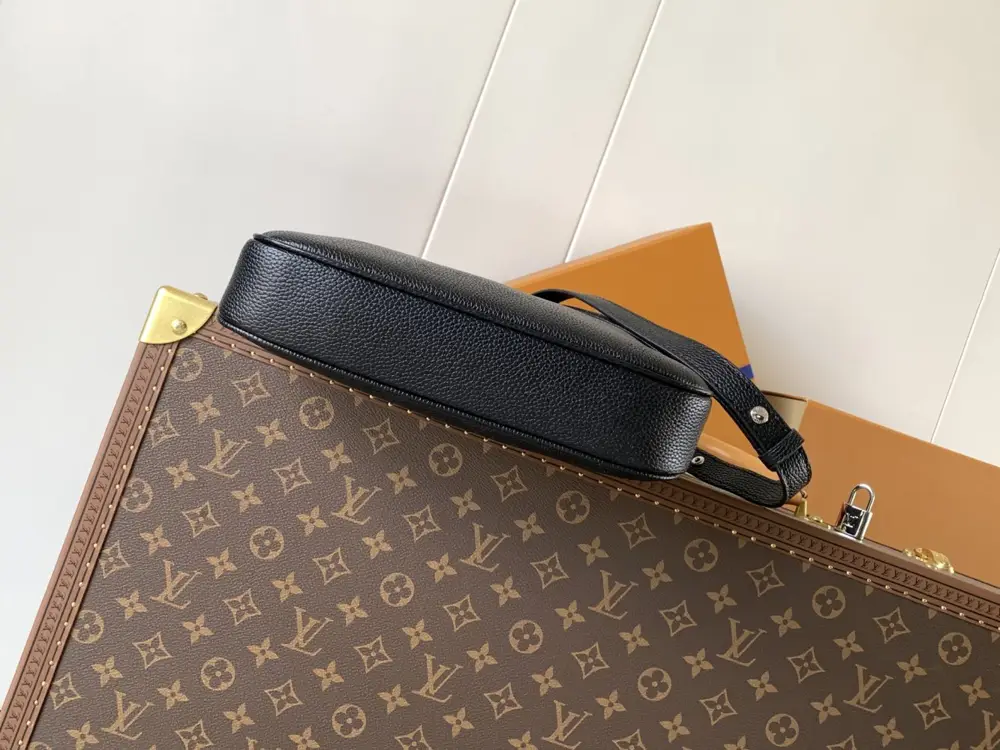 Louis Vuitton A bag All Around PM 25 cm — Photo 4