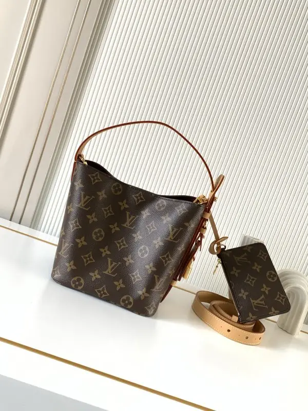 Louis Vuitton — A bag All In BB women's 16 cm