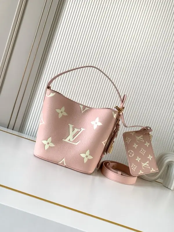 Louis Vuitton — A bag All In BB women's 16 cm