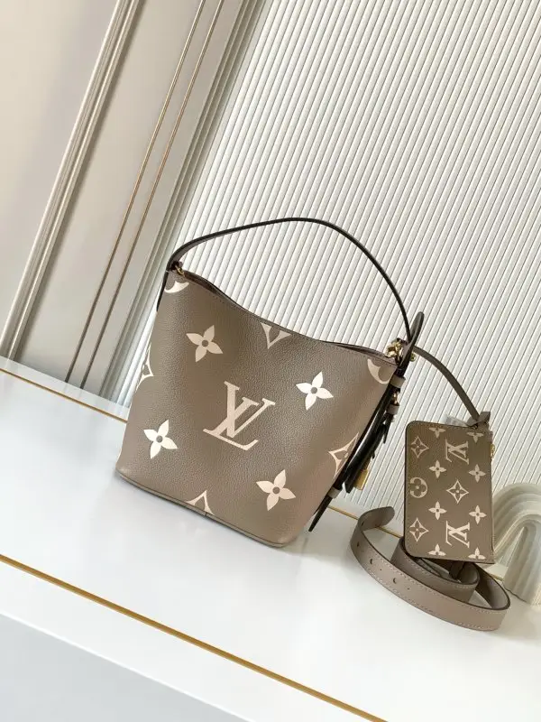 Louis Vuitton — A bag All In BB women's 16 cm