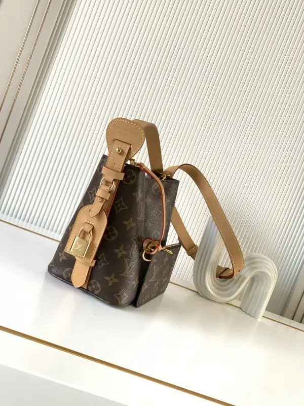Louis Vuitton Сумка All In BB жіноча 16 см — Фото 2