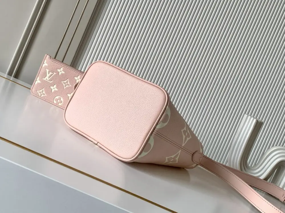Louis Vuitton Сумка All In BB женская 16 см — Фото 3