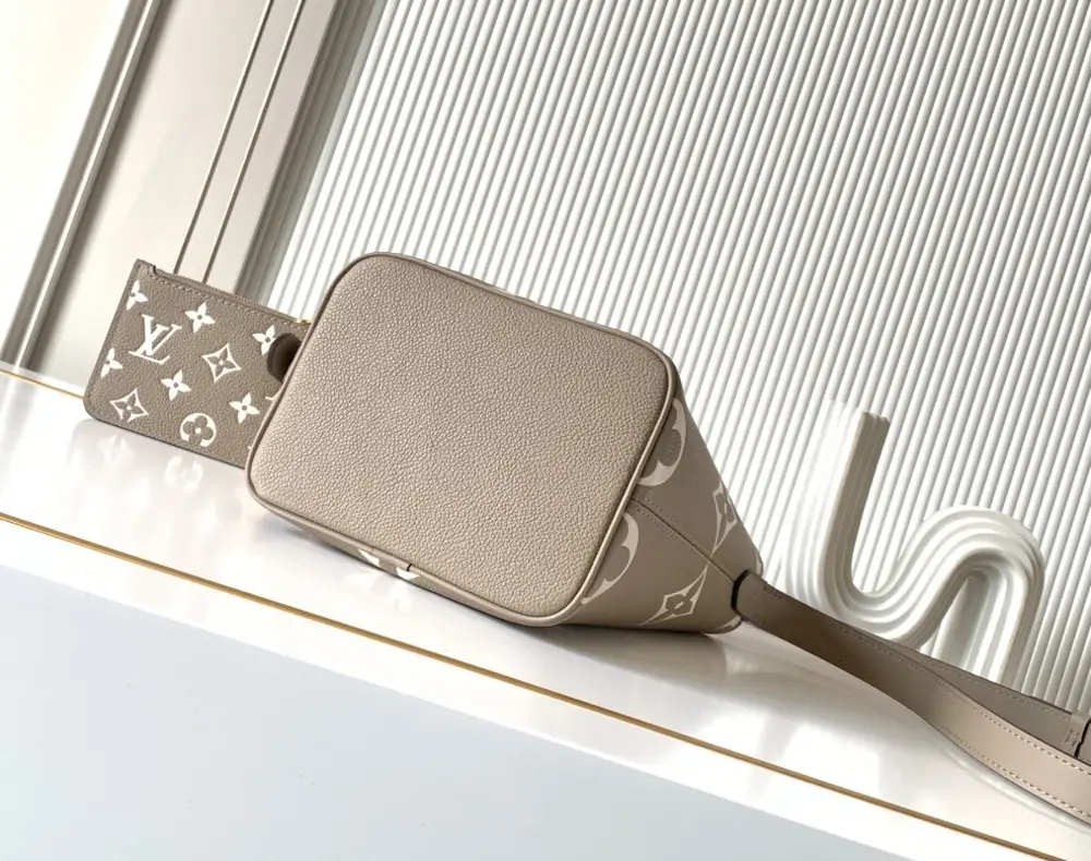 Louis Vuitton Сумка All In BB жіноча 16 см — Фото 3