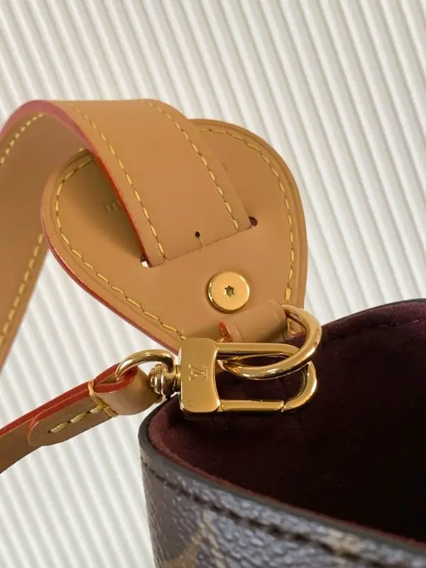 Louis Vuitton Сумка All In BB жіноча 16 см — Фото 4
