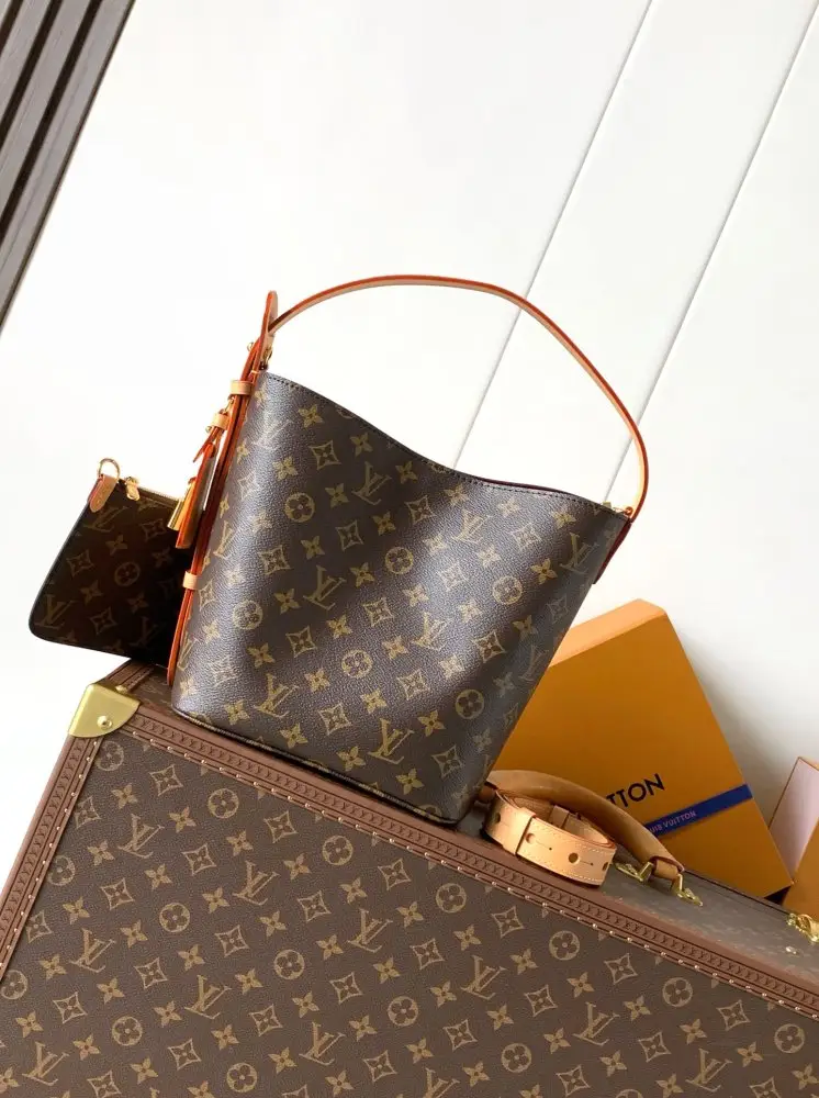 Louis Vuitton — Сумка All In MM 21 см
