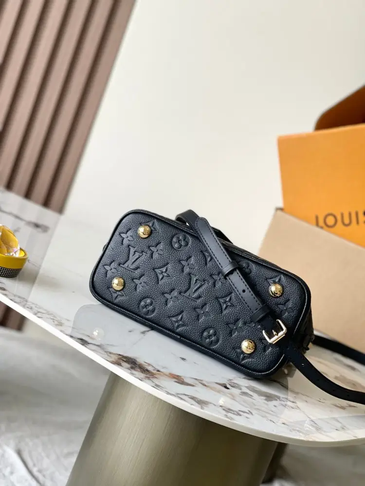 Louis Vuitton Сумка Alma BB 17 см — Фото 4