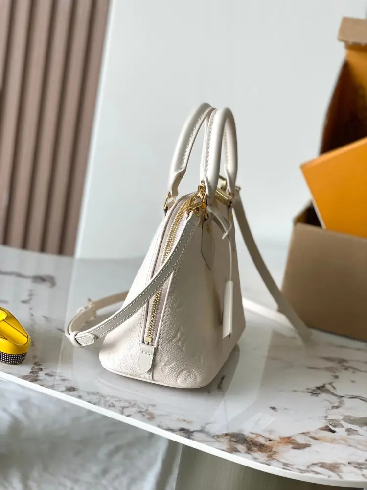 Louis Vuitton Сумка Alma BB 23 см — Фото 2