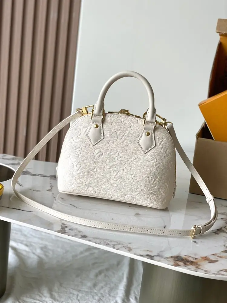 Louis Vuitton Сумка Alma BB 23 см — Фото 3