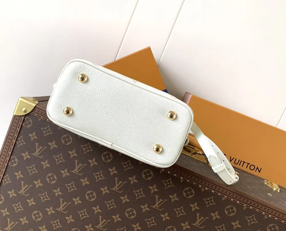Louis Vuitton Сумка Alma BB 23 см — Фото 4