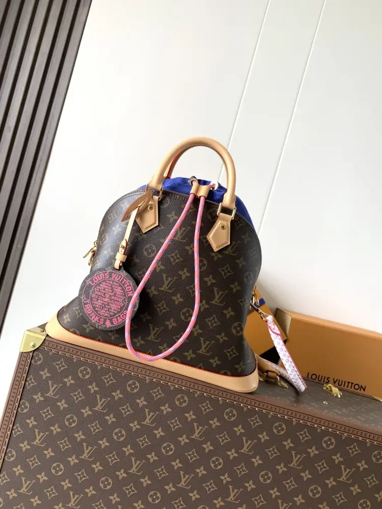 Louis Vuitton — A bag Alma Soft 37 cm