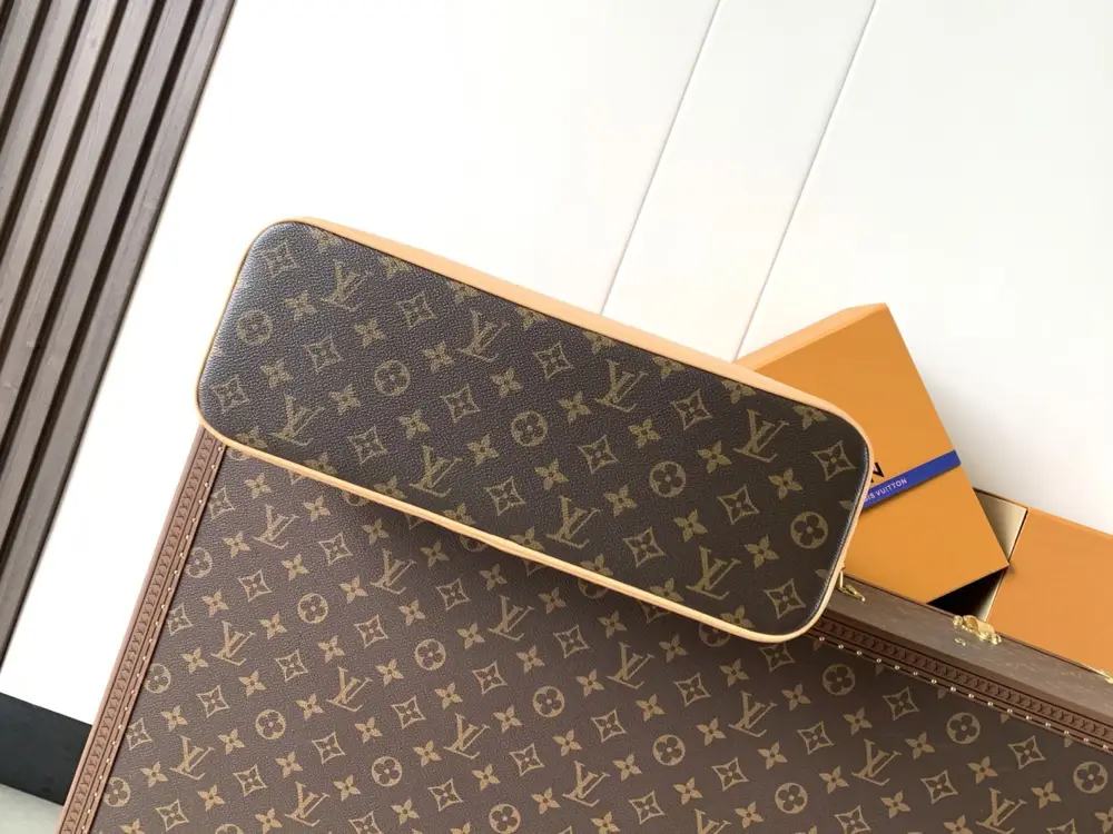Louis Vuitton Сумка Alma Soft 37 см — Фото 5