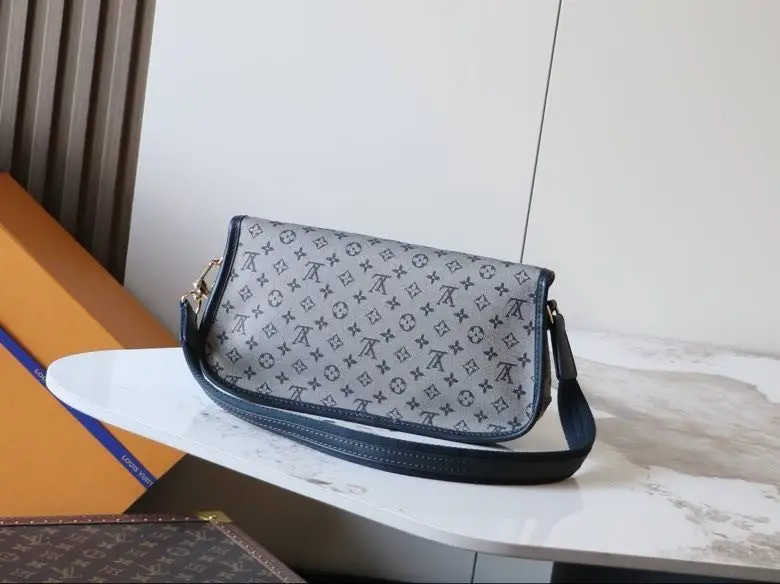 Louis Vuitton Сумка багет джинсова 26 см — Фото 3