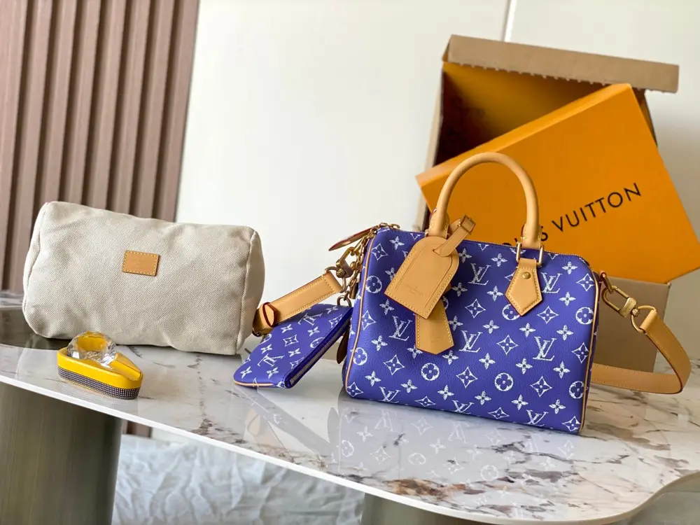 Louis Vuitton — Сумка Bandouliere 25