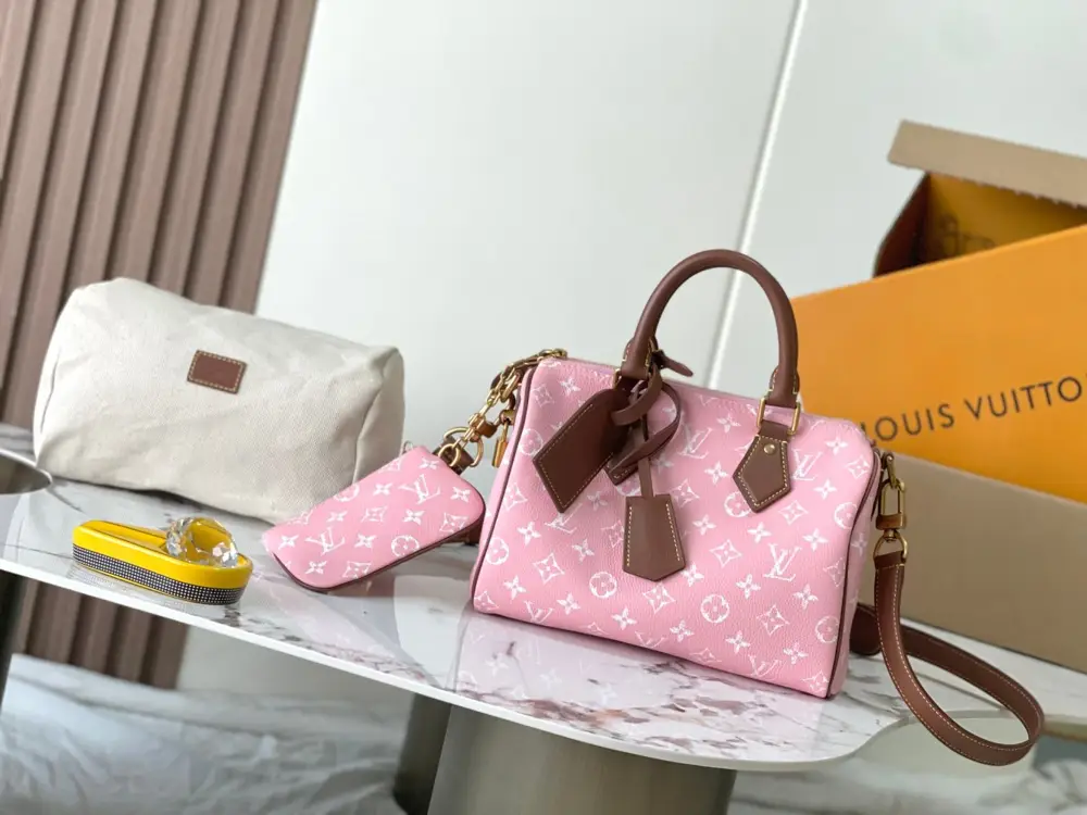 Louis Vuitton — Сумка Bandouliere 25