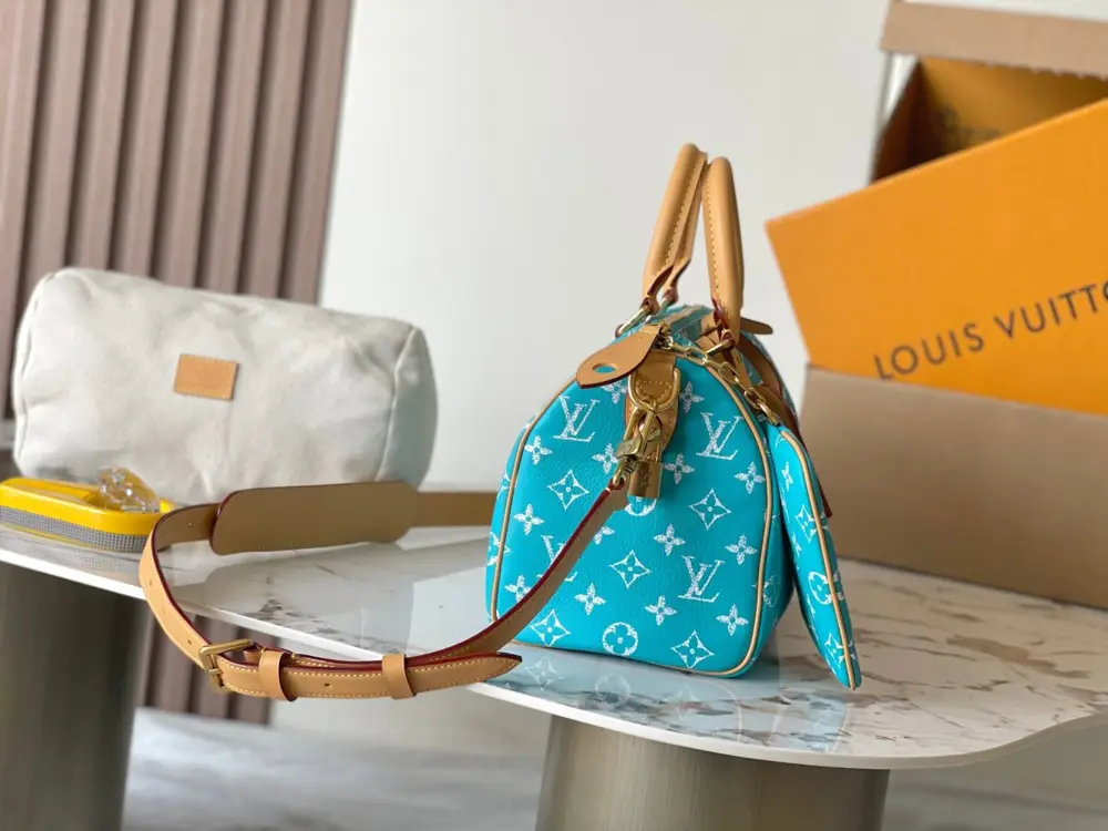 Louis Vuitton A bag Bandouliere 25 — Photo 2