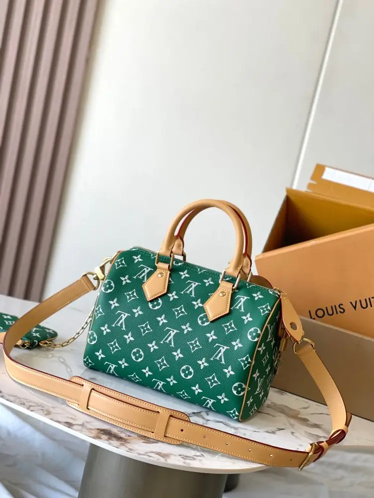 Louis Vuitton A bag Bandouliere 25 — Photo 3