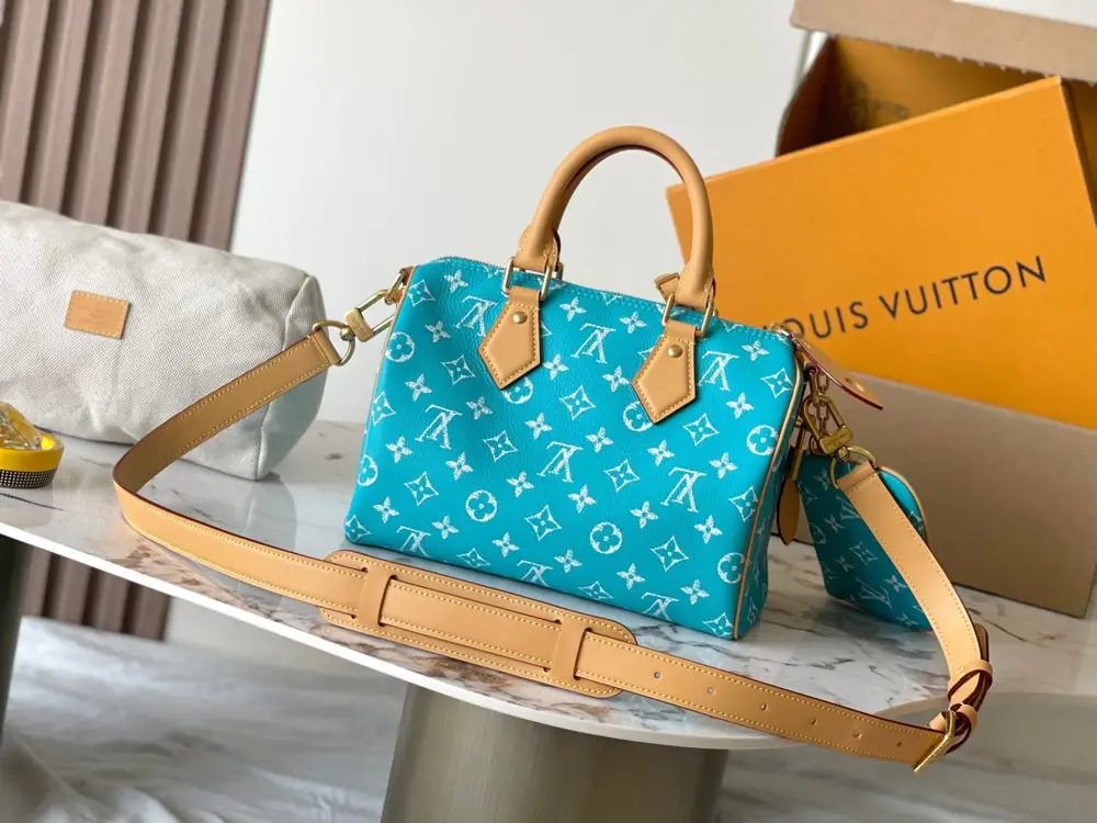 Louis Vuitton A bag Bandouliere 25 — Photo 3