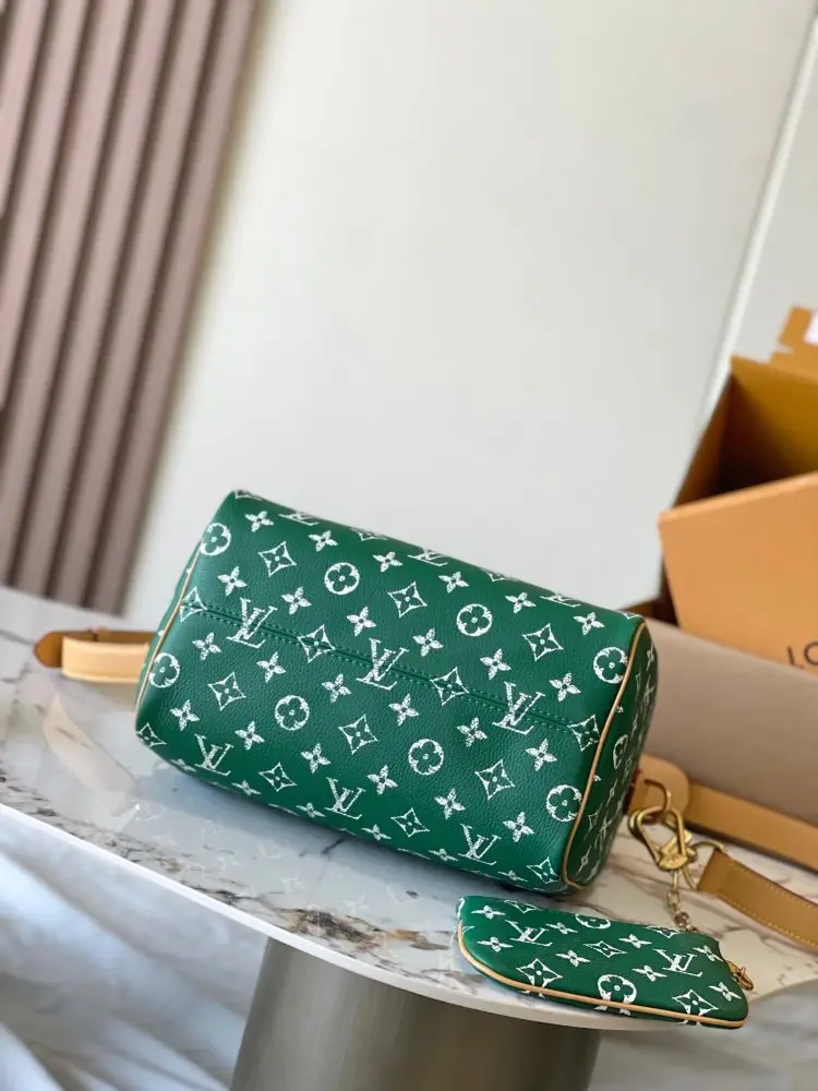 Louis Vuitton A bag Bandouliere 25 — Photo 4
