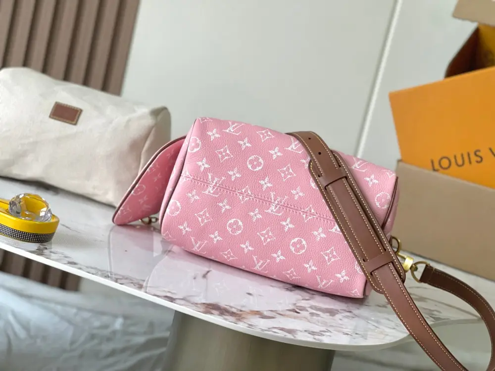 Louis Vuitton Сумка Bandouliere 25 — Фото 4