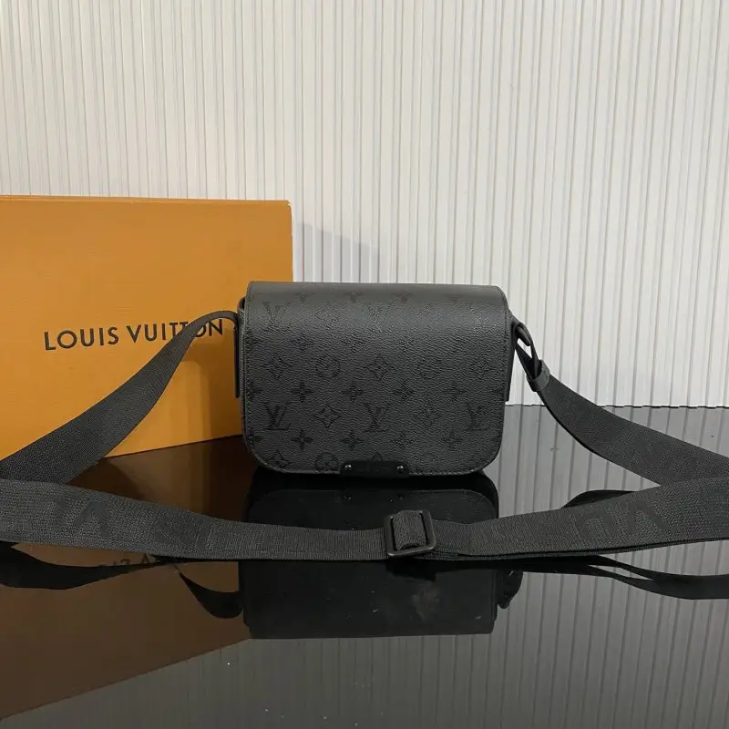 Louis Vuitton Сумка Bastille 24 см з канваса Monogram — Фото 1