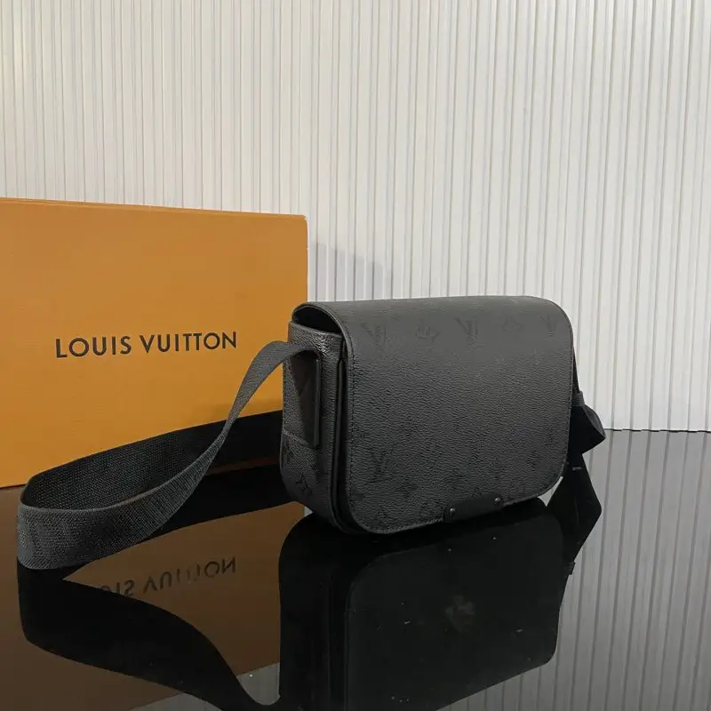 Louis Vuitton Сумка Bastille 24 см з канваса Monogram — Фото 2