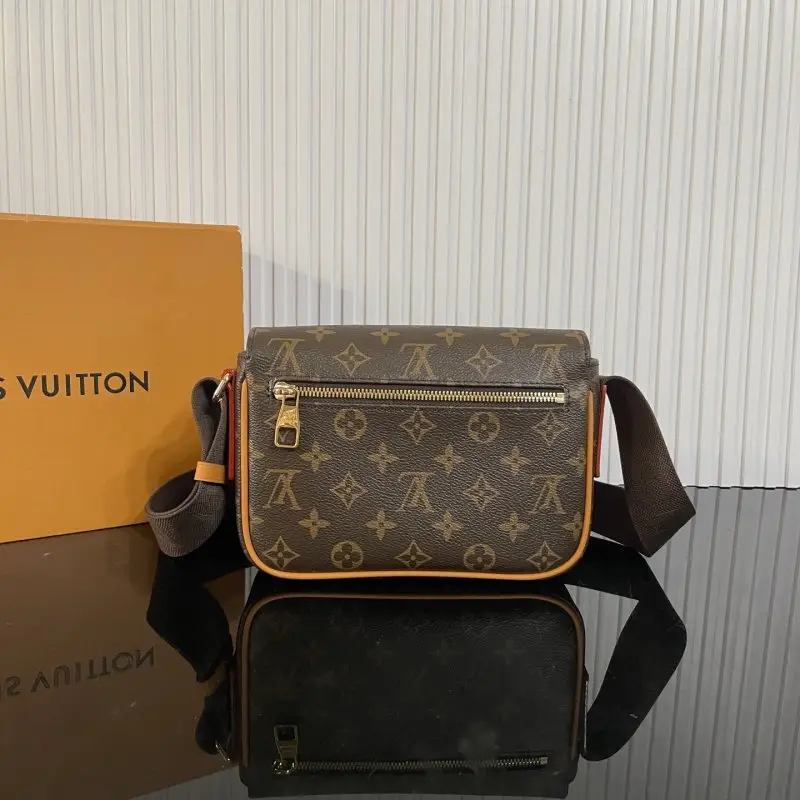 Louis Vuitton Сумка Bastille 24 см з канваса Monogram — Фото 3